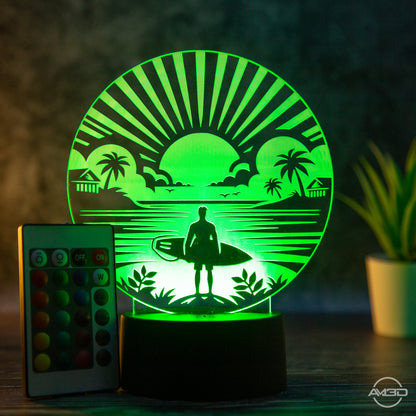 LED Tischlampe aus Acryl mit Surfer am Strand – Das perfekte Geschenk für Surfer!