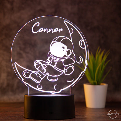 personalisiertes Nachtlicht fürs Kinderzimmer "Astronaut" / Tischlampe LED Acryl